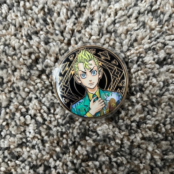 Tokyo Revengers Can Badge from Japan - Picture 2 of 3